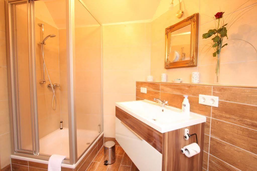 Hotel Alt Enginger Muehle Paderborn Esterno foto